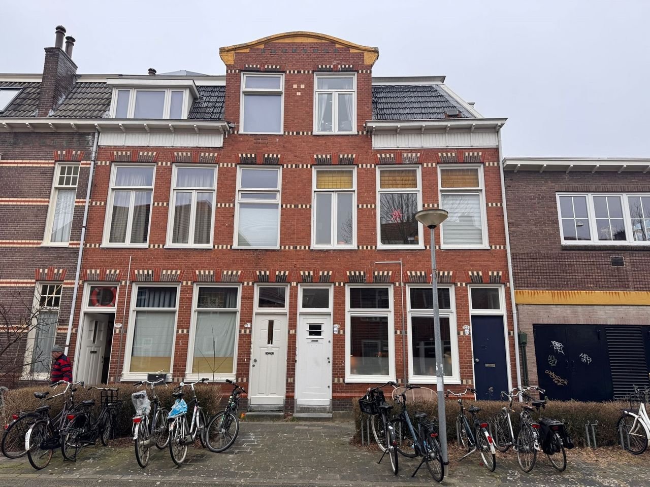 Appartement met tuin in Zeeheldenbuurt - Afbeelding 1