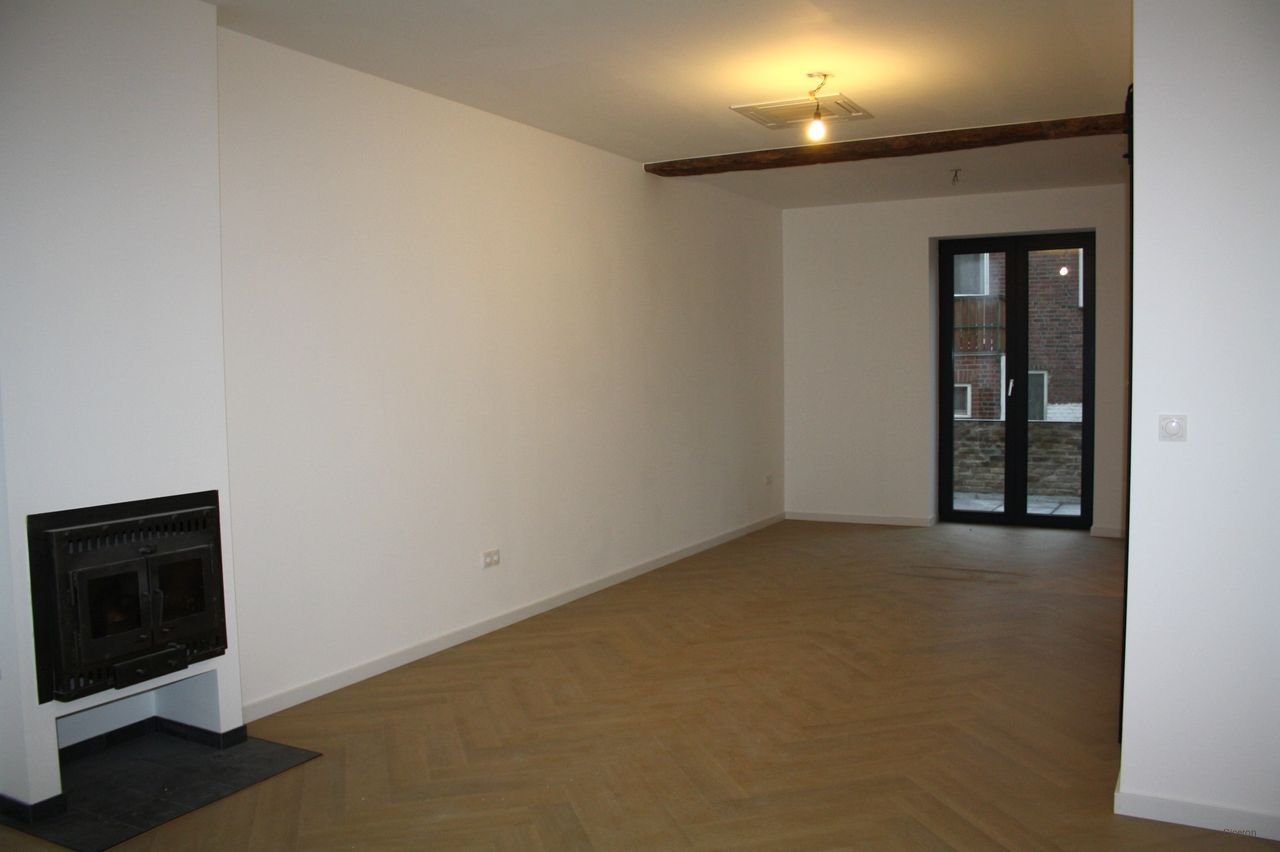 Upper-floor apartment with roof terrace on the Oude Markt - Image 3