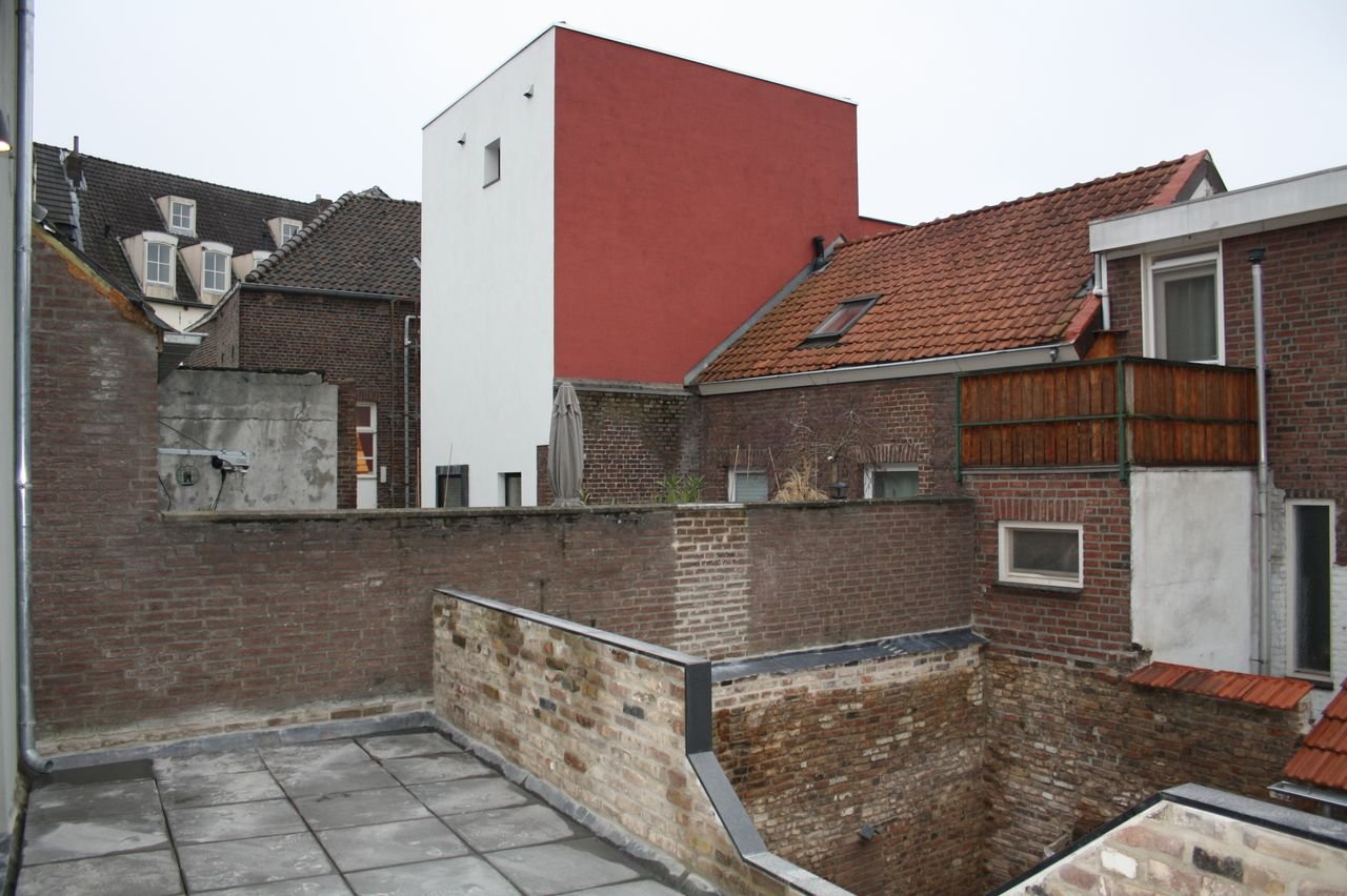 Upper-floor apartment with roof terrace on the Oude Markt - Image 10