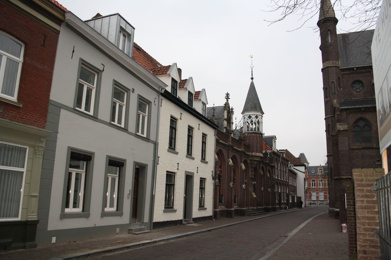 Upper-floor apartment with roof terrace on the Oude Markt - Image 20