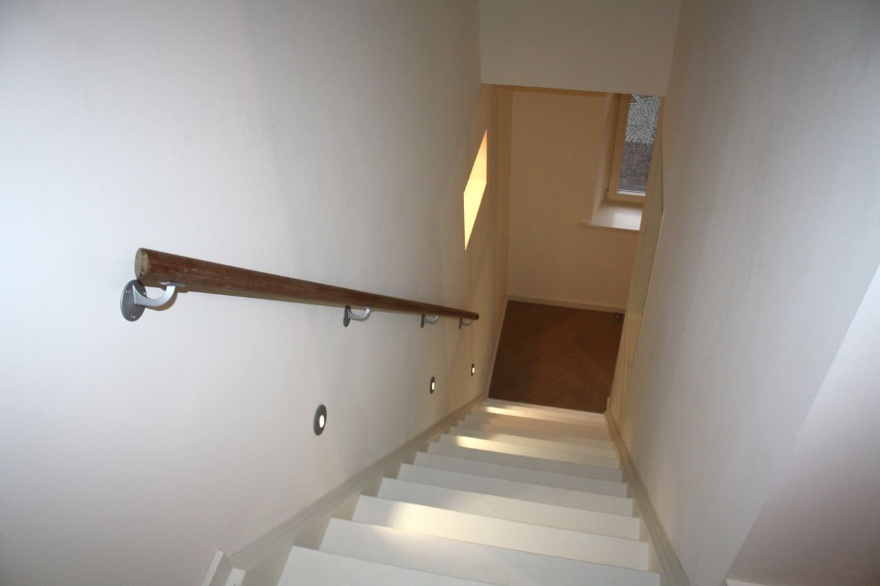 Upper-floor apartment with roof terrace on the Oude Markt - Image 13