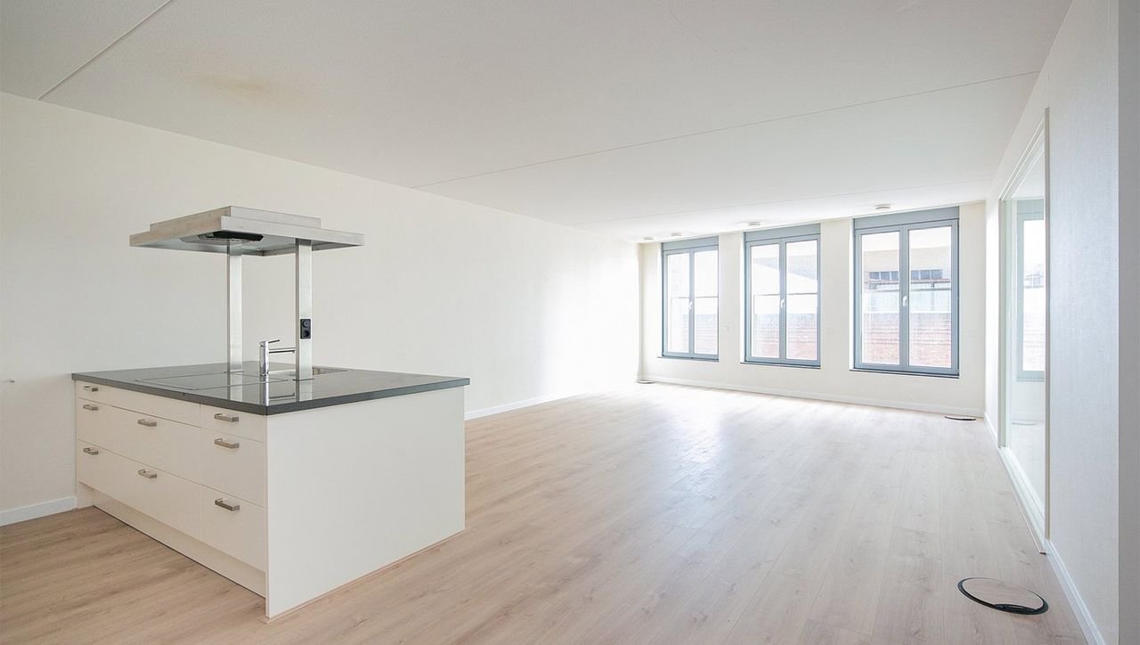 Lichte loft van 140m² in Amsterdam - Afbeelding 1