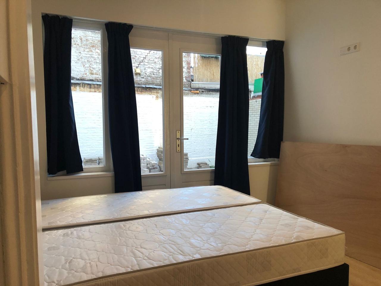 Furnished 2-Bedroom Apartment with Garden - Image 2