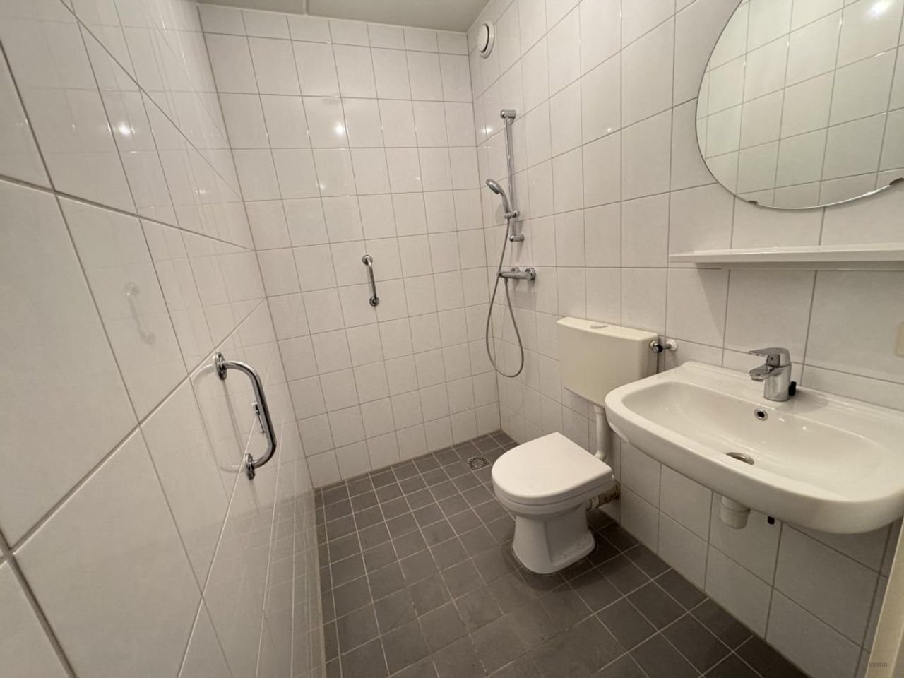 Bright 55+ apartment in Elderveld - Image 11