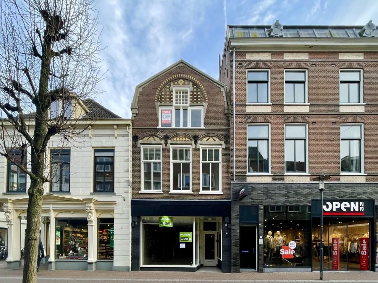 Renovated on Hoogstraat: 3 bedrooms - Image 1