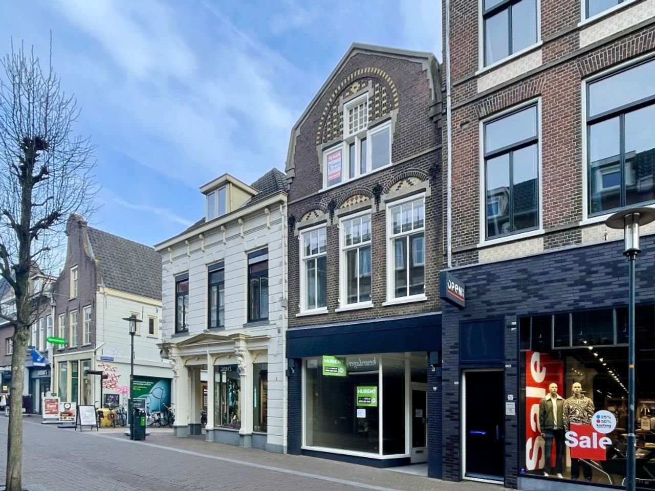 Renovated on Hoogstraat: 3 bedrooms - Image 2
