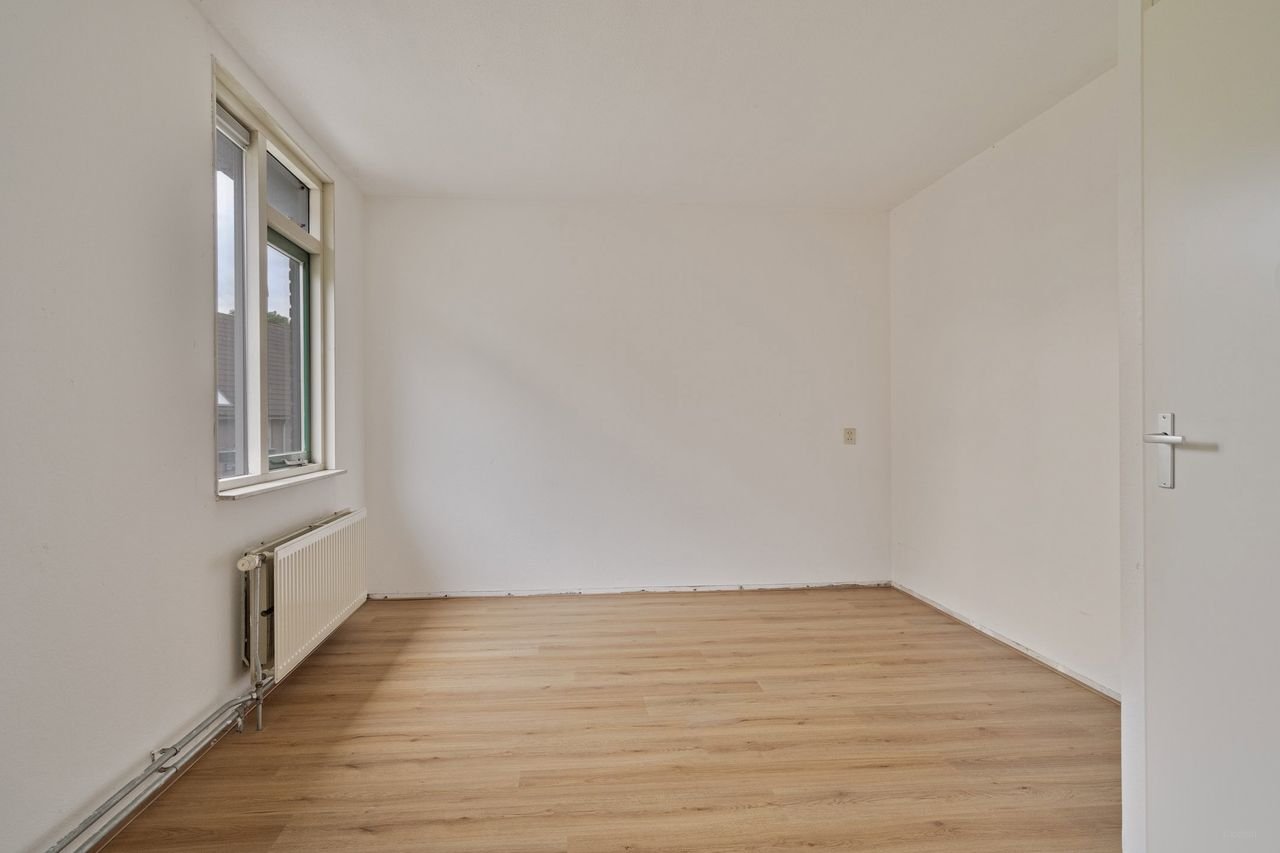 Ruime gezinswoning met tuin en zonnepanelen - Afbeelding 34