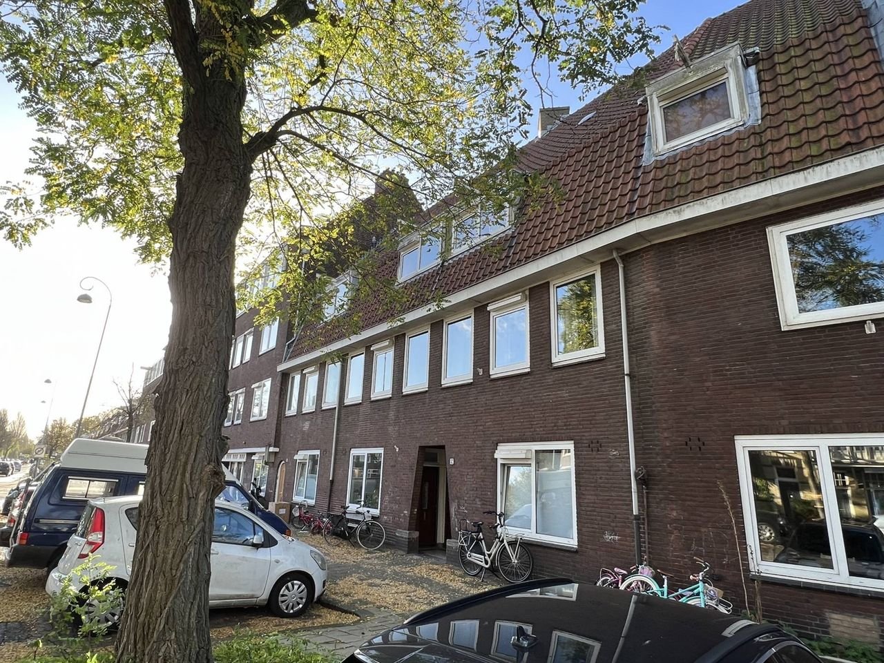 Licht bovenhuis met dakterras in Watergraafsmeer - Afbeelding 1