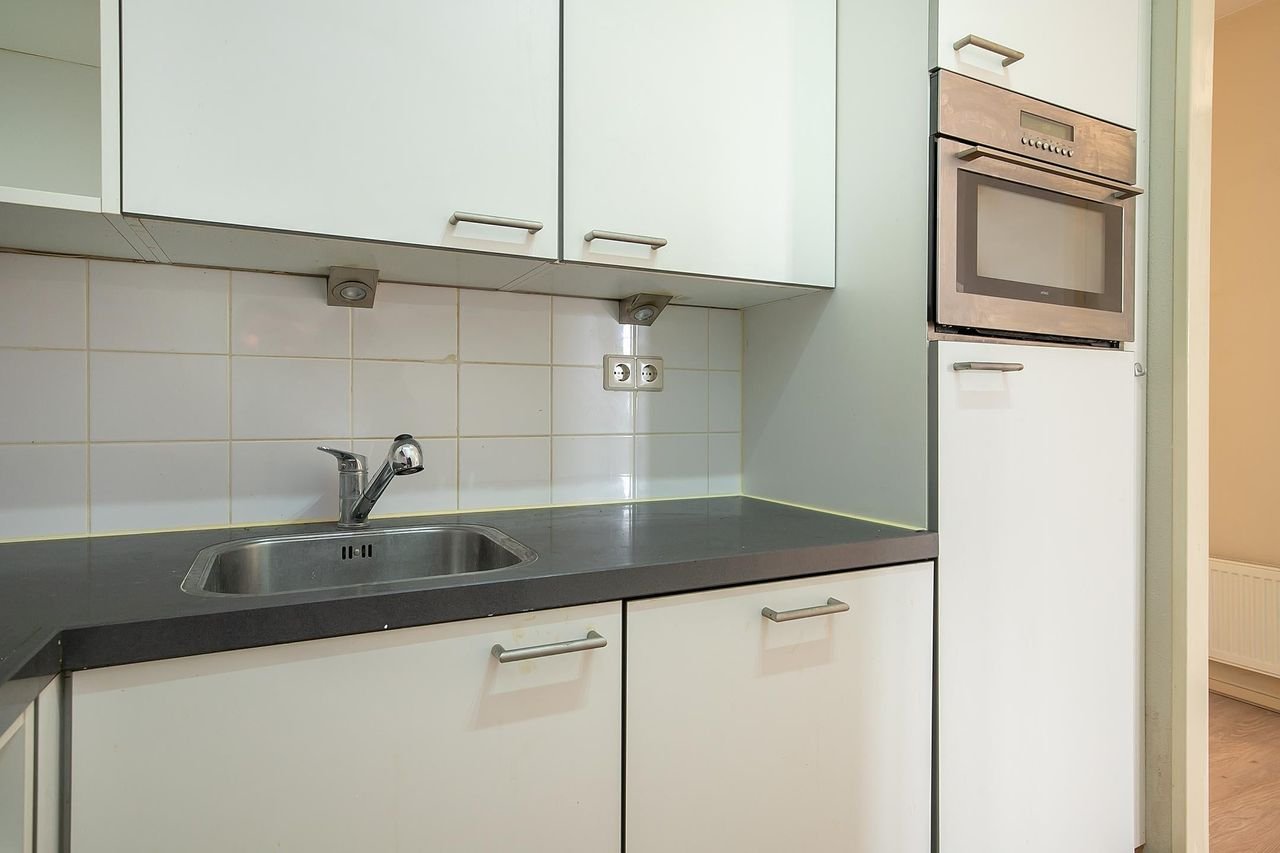 Spacious 4-room apartment in the heart of Bergen op Zoom - Image 7