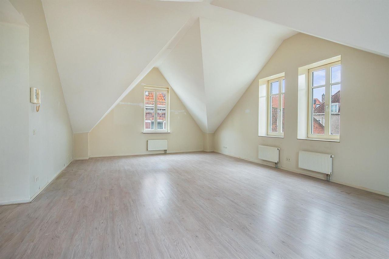 Spacious 4-room apartment in the heart of Bergen op Zoom - Image 5