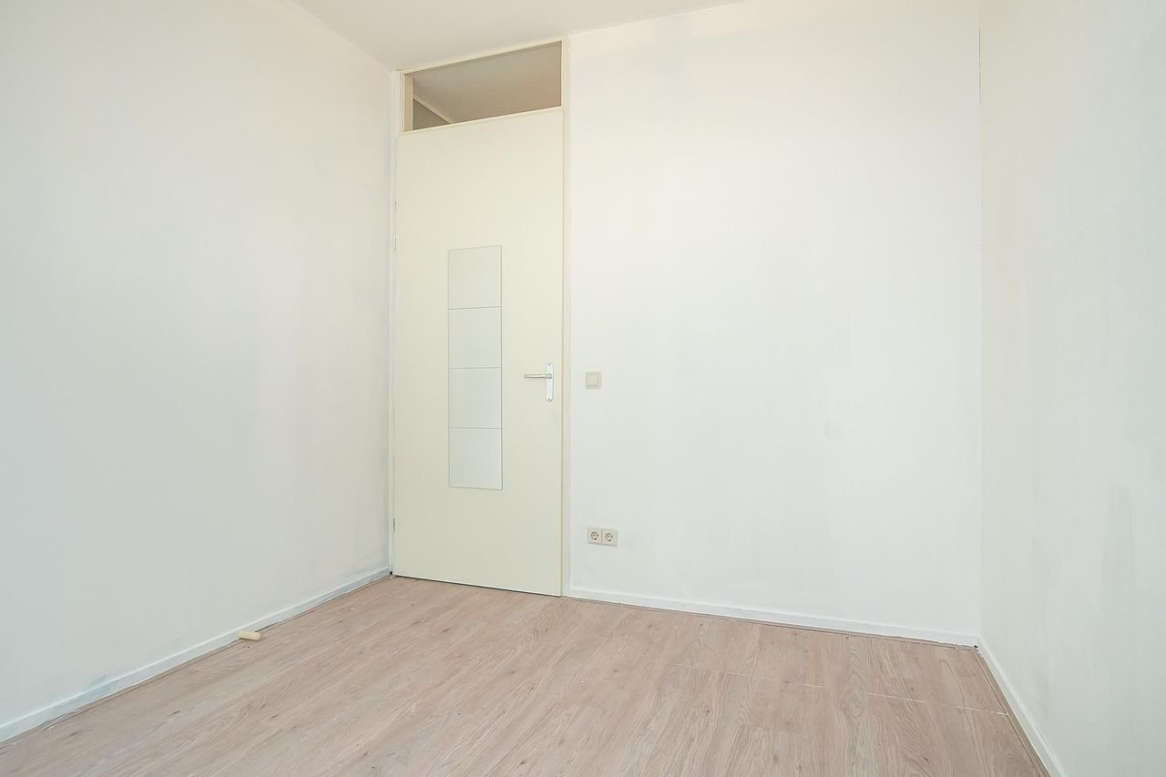 Spacious 4-room apartment in the heart of Bergen op Zoom - Image 11