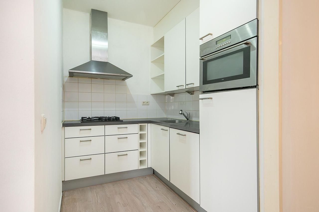 Spacious 4-room apartment in the heart of Bergen op Zoom - Image 6