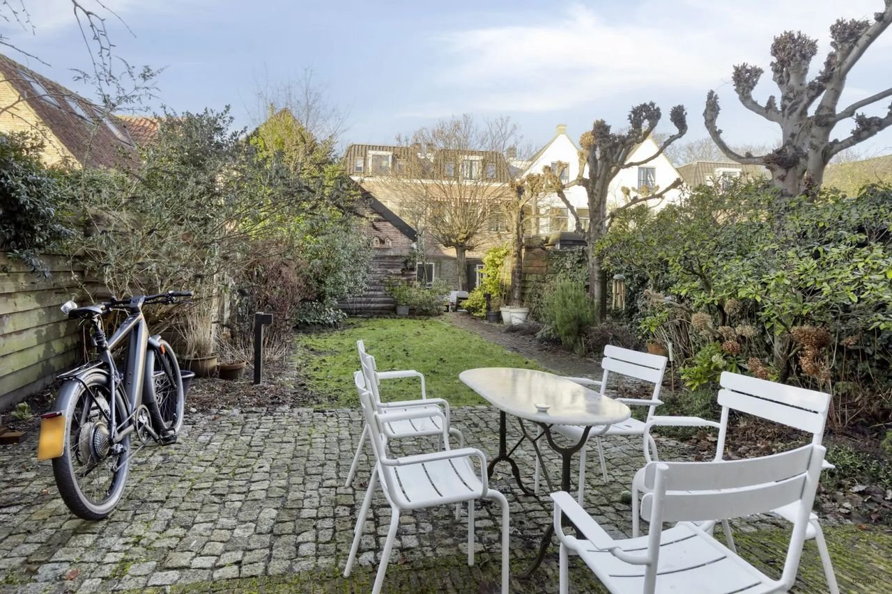 Spacious Monumental Residence in Naarden Vesting - Image 13