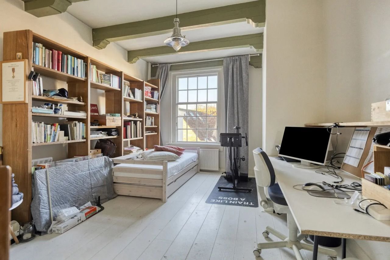 Spacious Monumental Residence in Naarden Vesting - Image 18