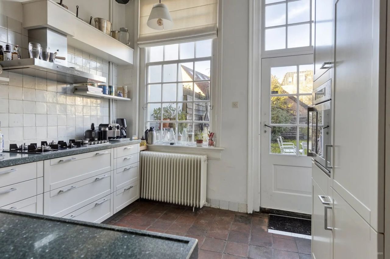 Spacious Monumental Residence in Naarden Vesting - Image 11