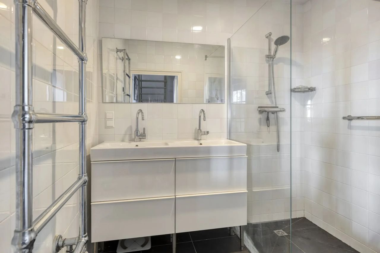 Spacious Monumental Residence in Naarden Vesting - Image 21