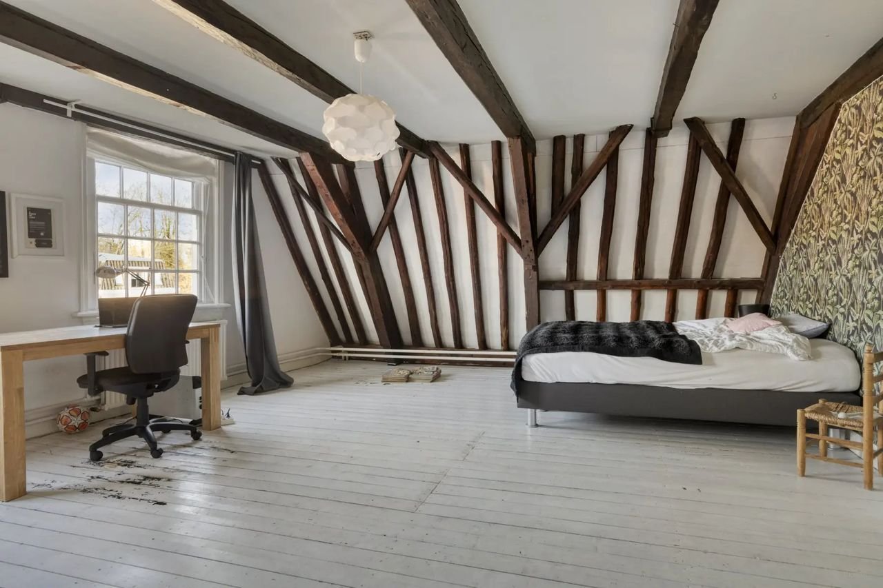 Spacious Monumental Residence in Naarden Vesting - Image 25