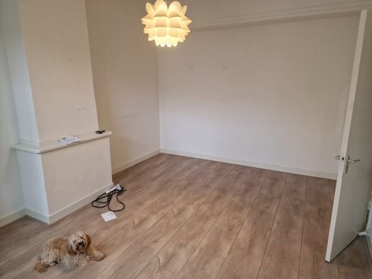 Benedenwoning met voor- en achtertuin - Afbeelding 3