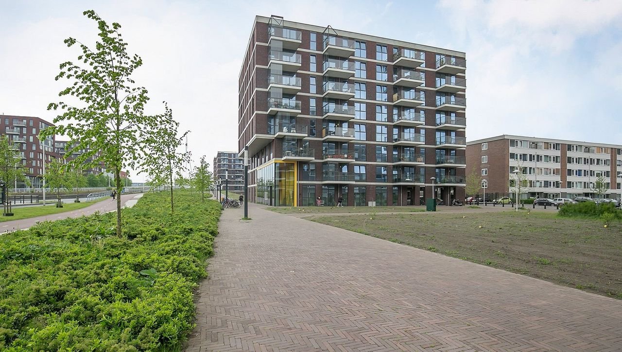 Modern appartement met balkon in Utrecht - Afbeelding 1