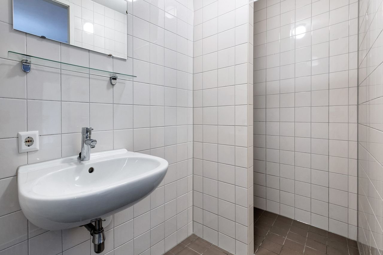 Licht hoekhuis in oude school Oost - Afbeelding 14