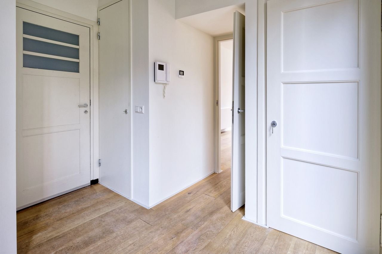 Licht hoekhuis in oude school Oost - Afbeelding 11