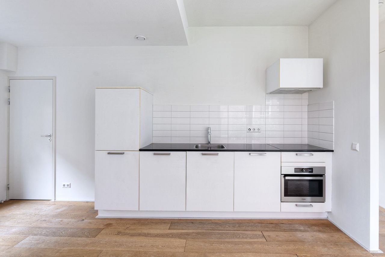 Licht hoekhuis in oude school Oost - Afbeelding 5