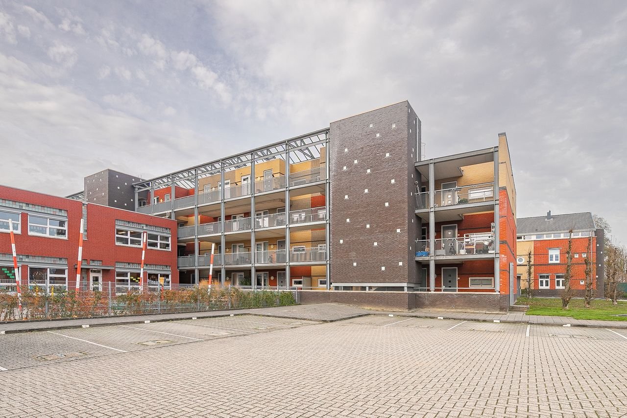 Wonen in Landgraaf: 2 slpks &amp; parkeren - Afbeelding 3