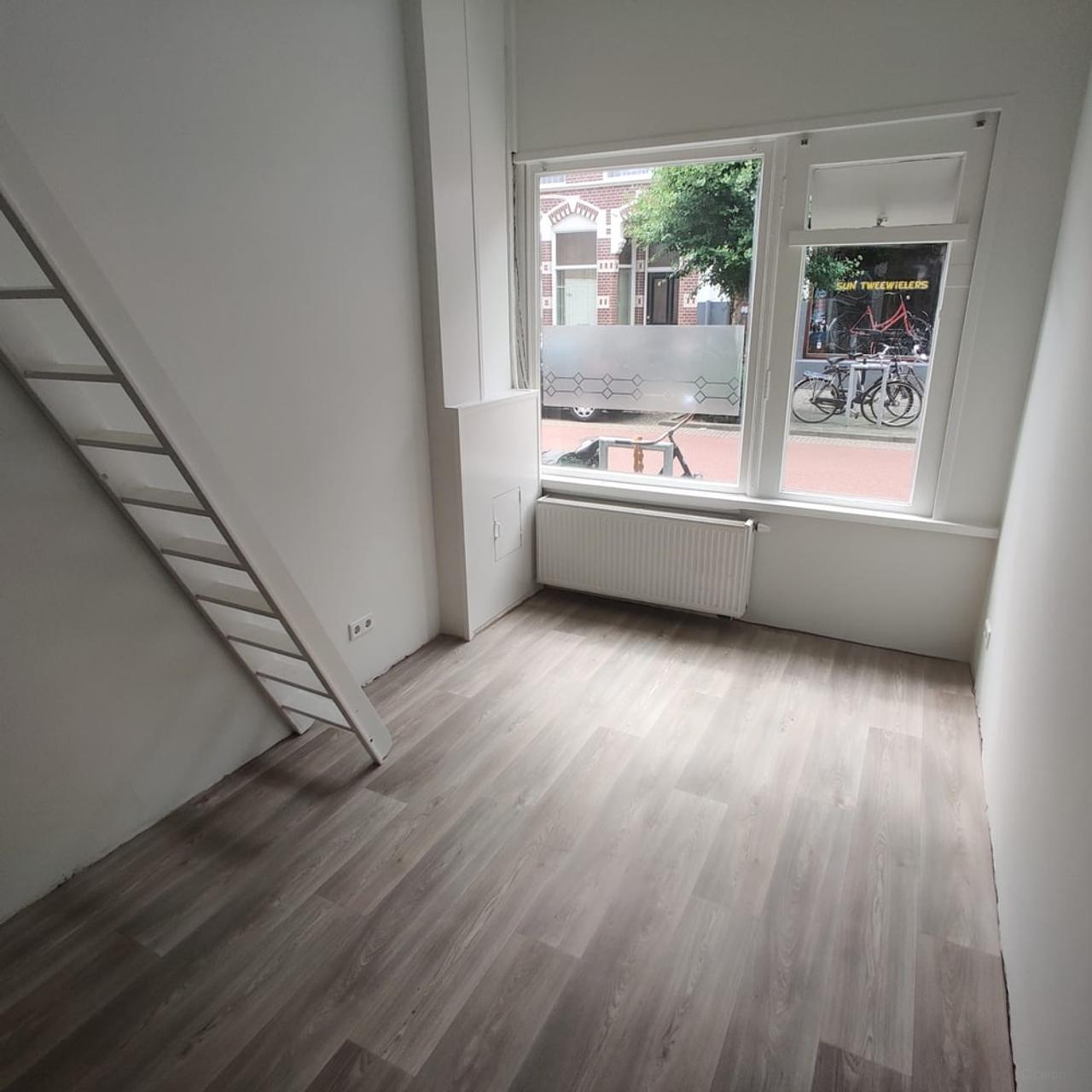 2 rooms with balcony near the station - Image 5