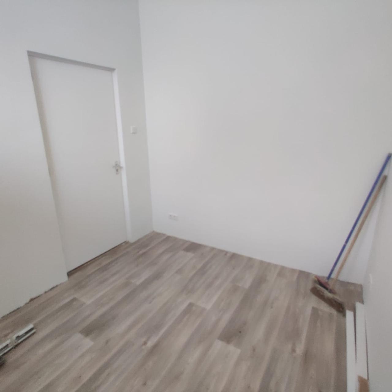 2 rooms with balcony near the station - Image 6