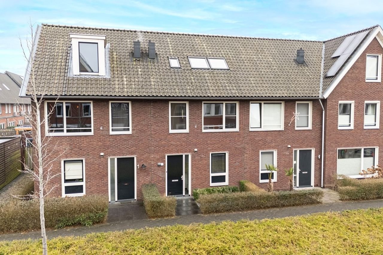 Sunny family home with energy label A - Image 1