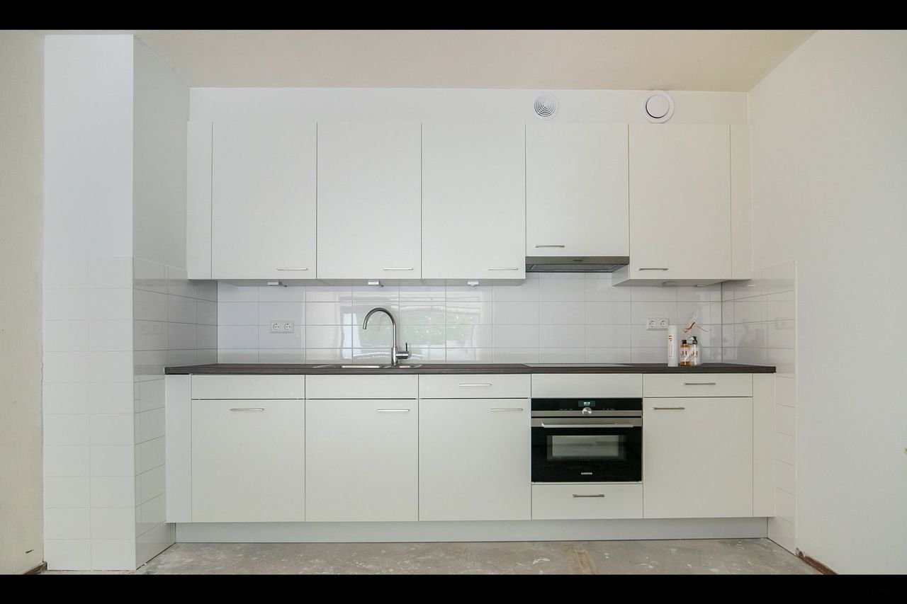 Apartment with large terrace in Leiden - Image 9