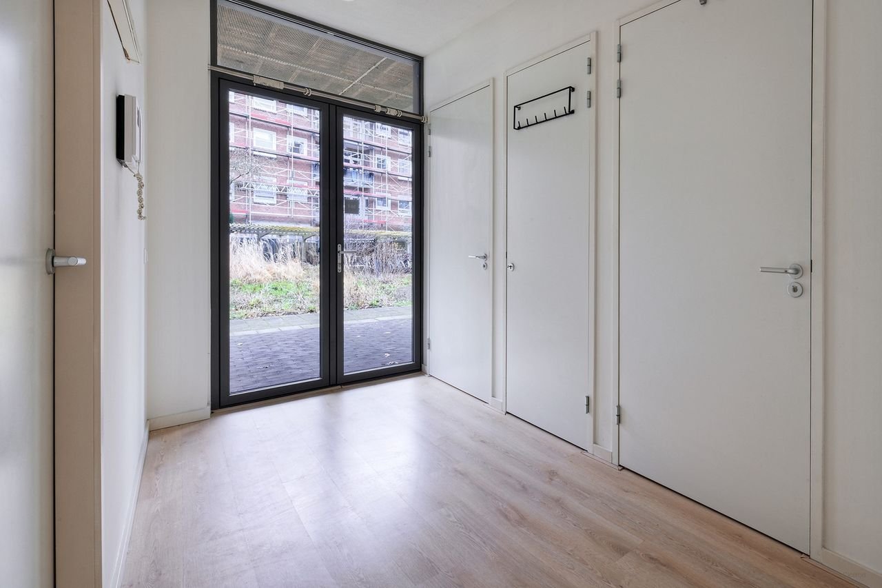 Benedenwoning in Oost met enorme tuin - Afbeelding 19