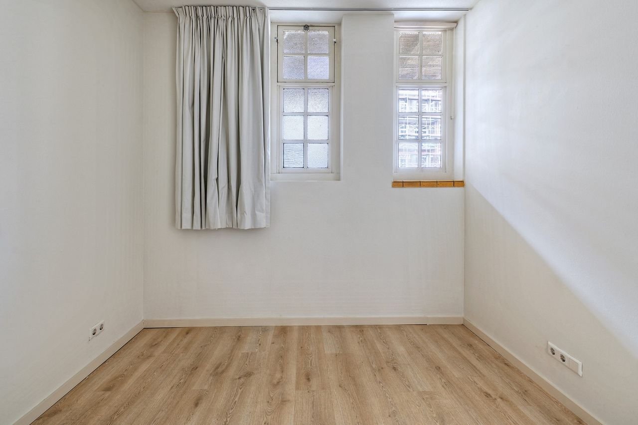 Benedenwoning in Oost met enorme tuin - Afbeelding 21