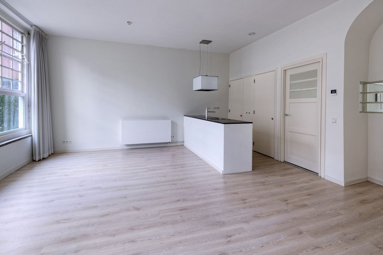 Benedenwoning in Oost met enorme tuin - Afbeelding 15