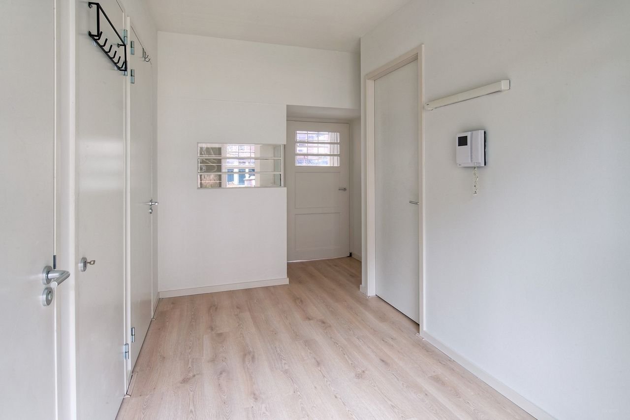 Benedenwoning in Oost met enorme tuin - Afbeelding 5