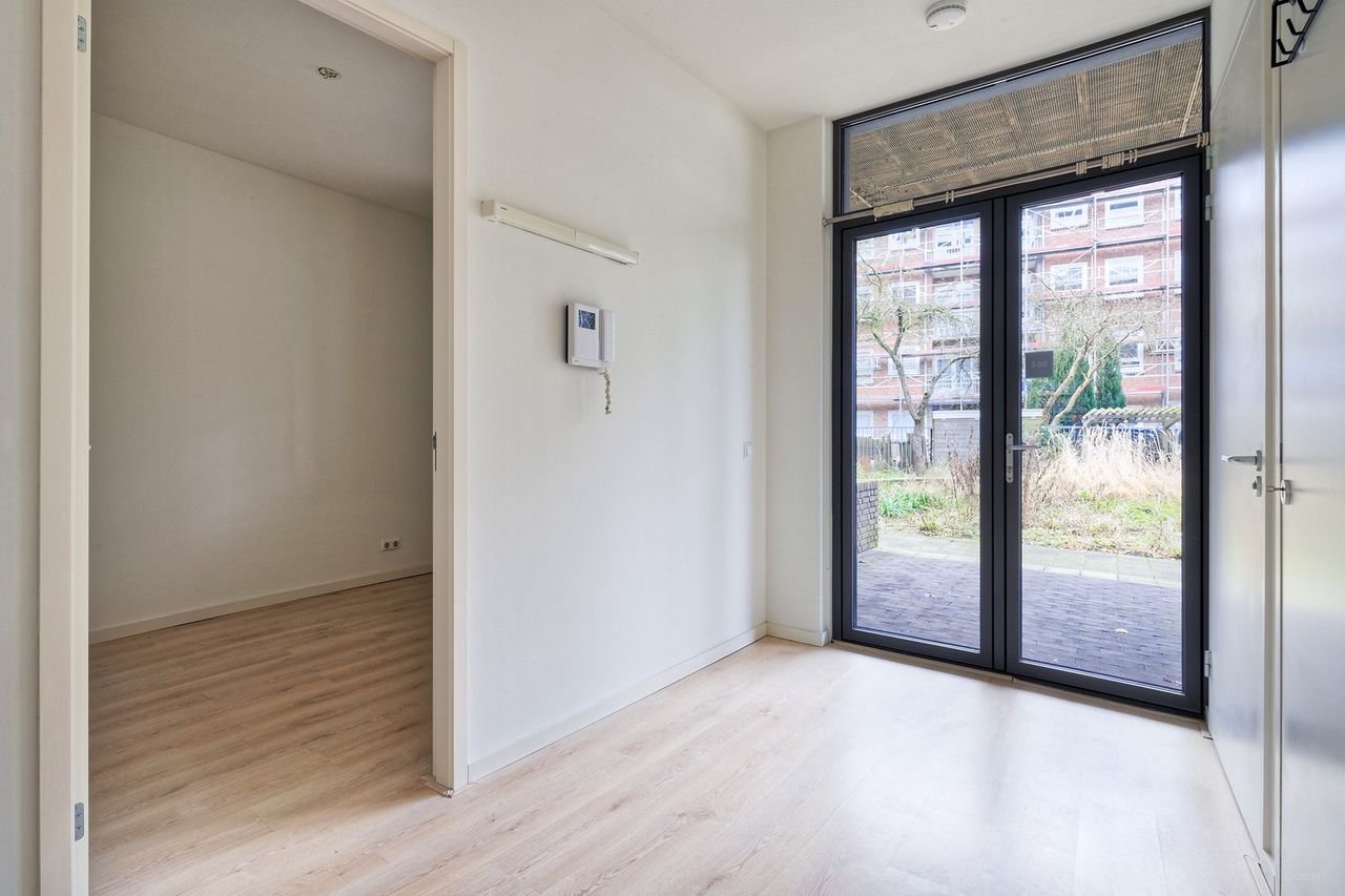 Benedenwoning in Oost met enorme tuin - Afbeelding 20