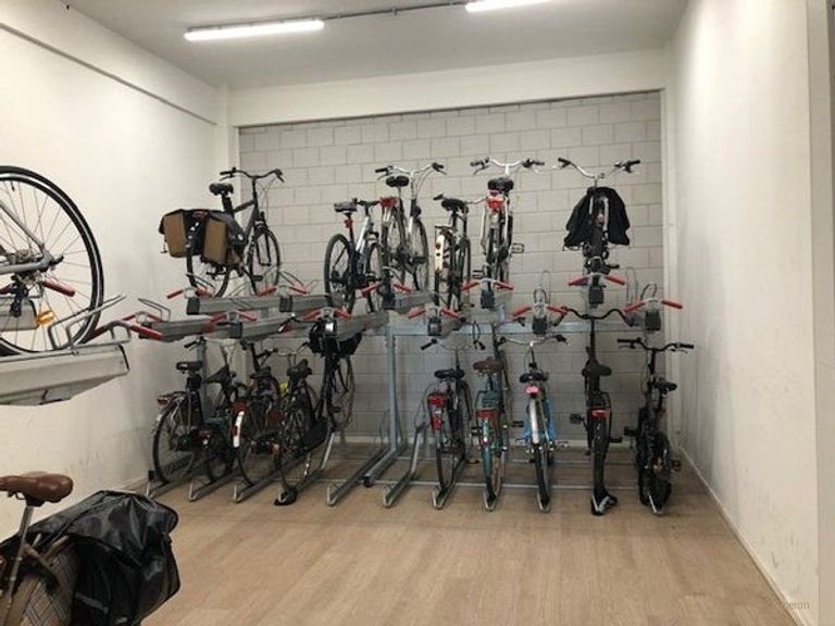 Modern gemeubileerd appartement in hartje Den Haag (Label A) - Afbeelding 18