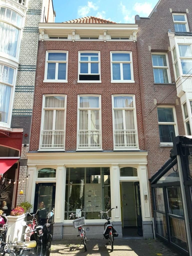 Gerenoveerd stadsappartement met terras - Afbeelding 1