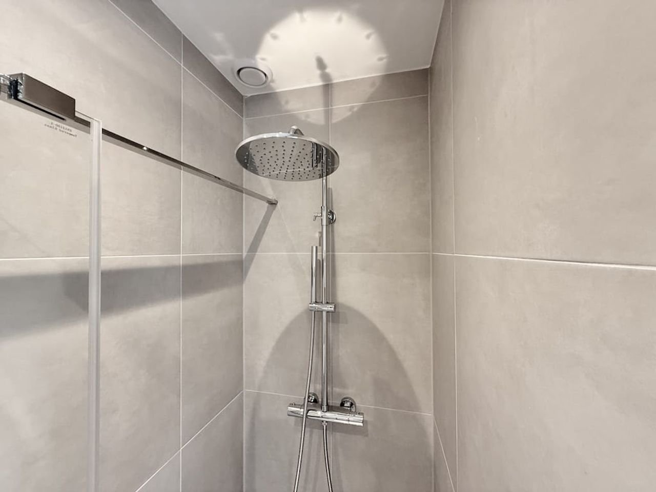 Modern appartement met dakterras op de Overtoom - Afbeelding 11