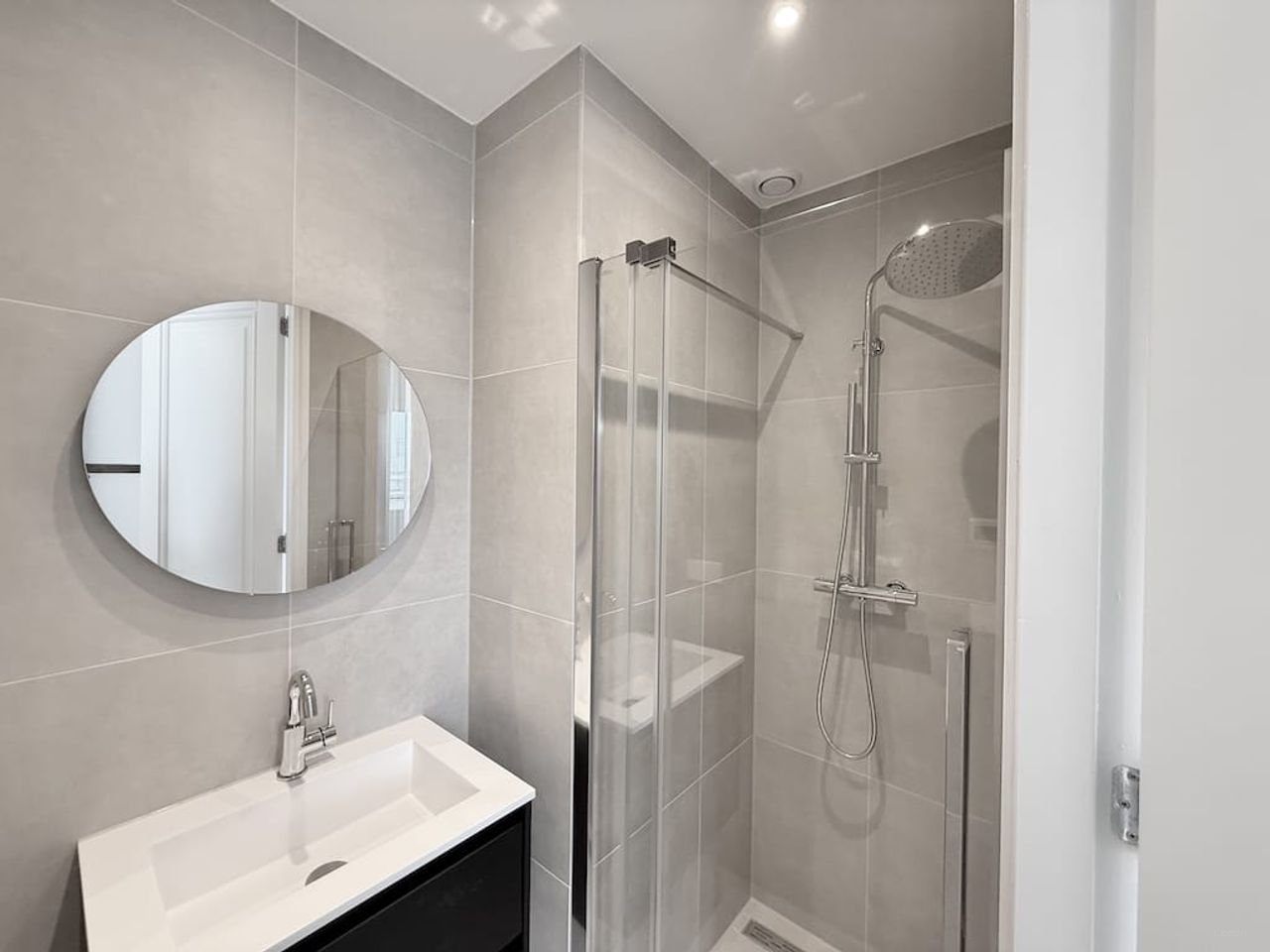 Modern appartement met dakterras op de Overtoom - Afbeelding 12