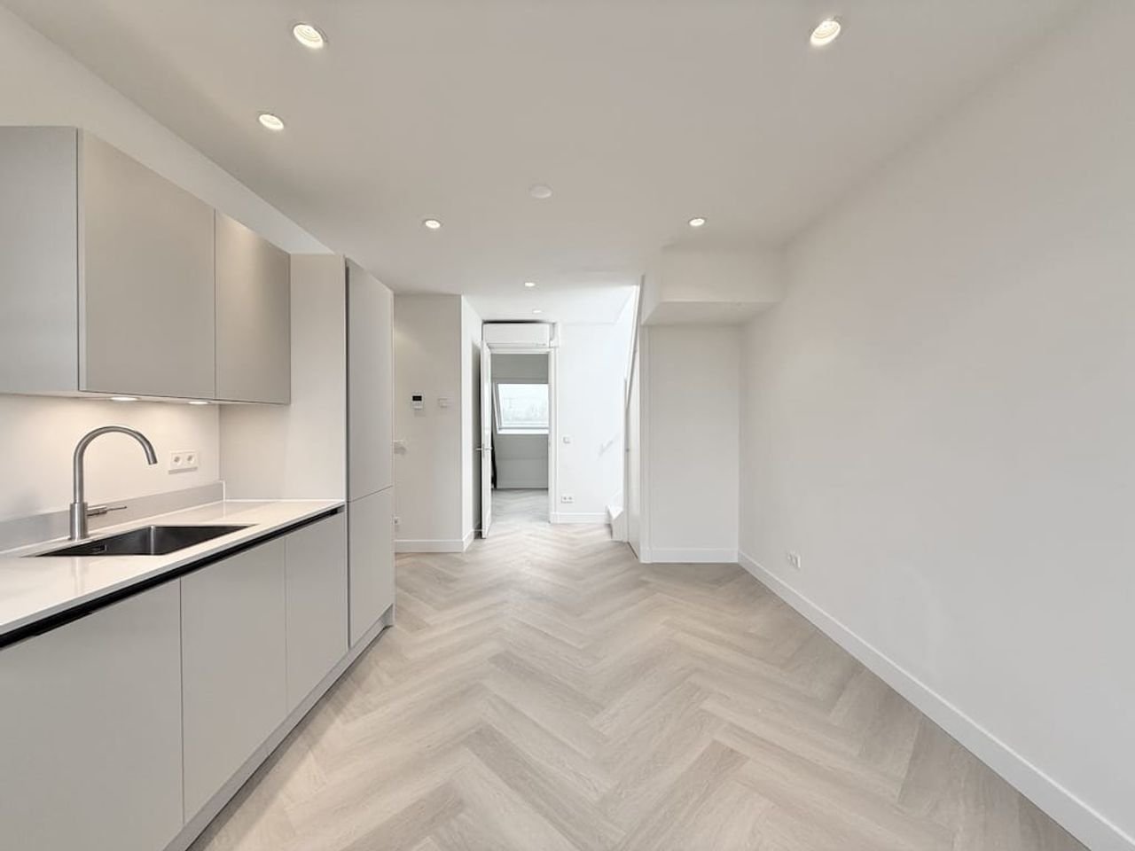 Modern appartement met dakterras op de Overtoom - Afbeelding 1