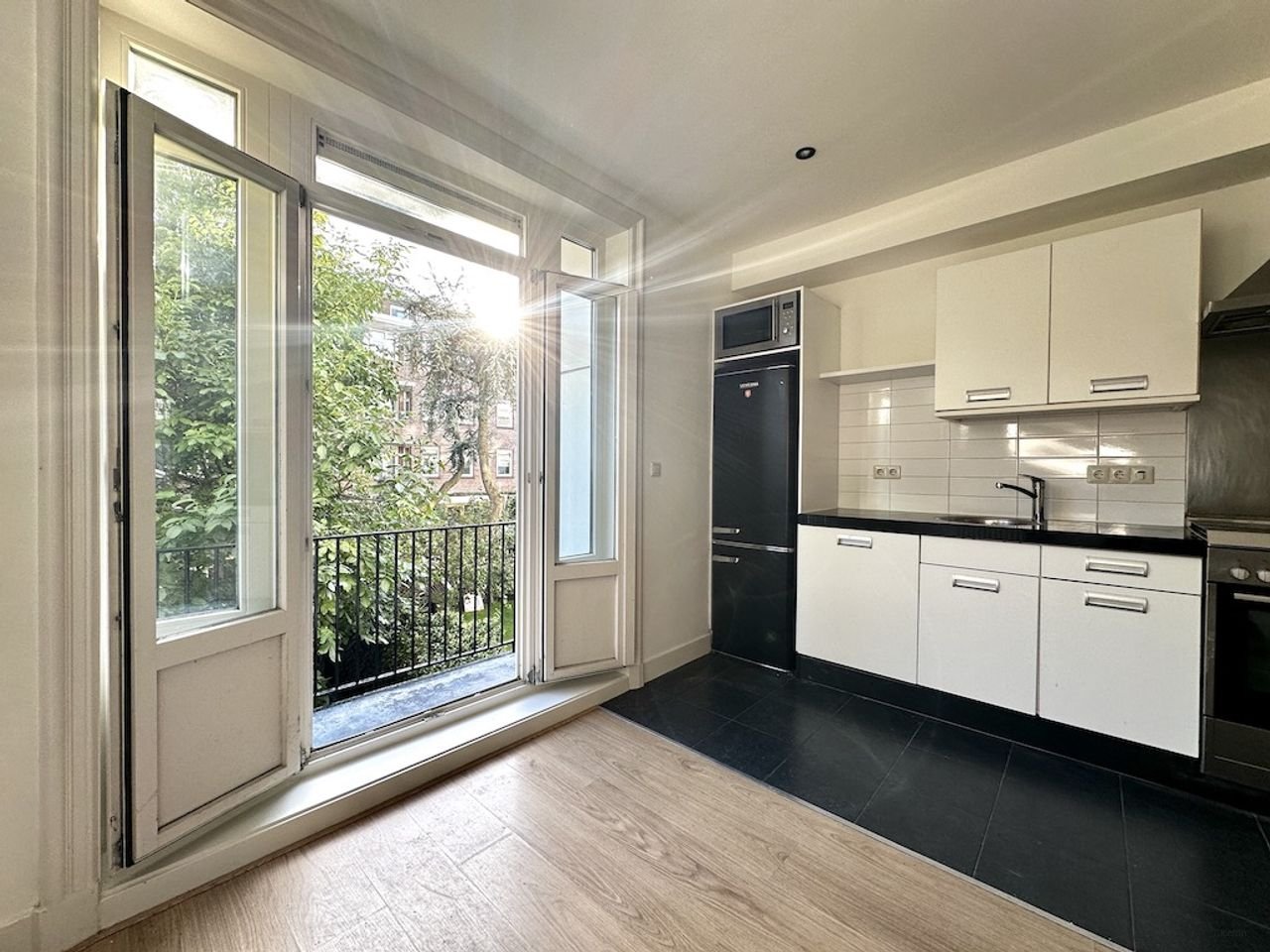 Licht appartement met 3 slaapkamers in De Baarsjes - Afbeelding 1