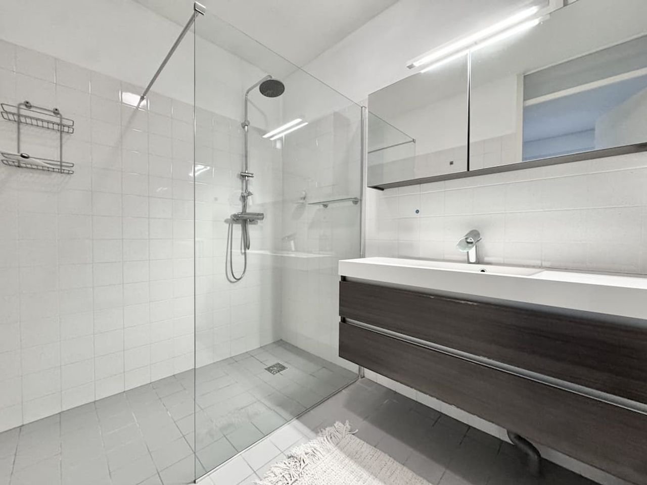 Licht 3-kamerappartement met balkon en parking - Afbeelding 15