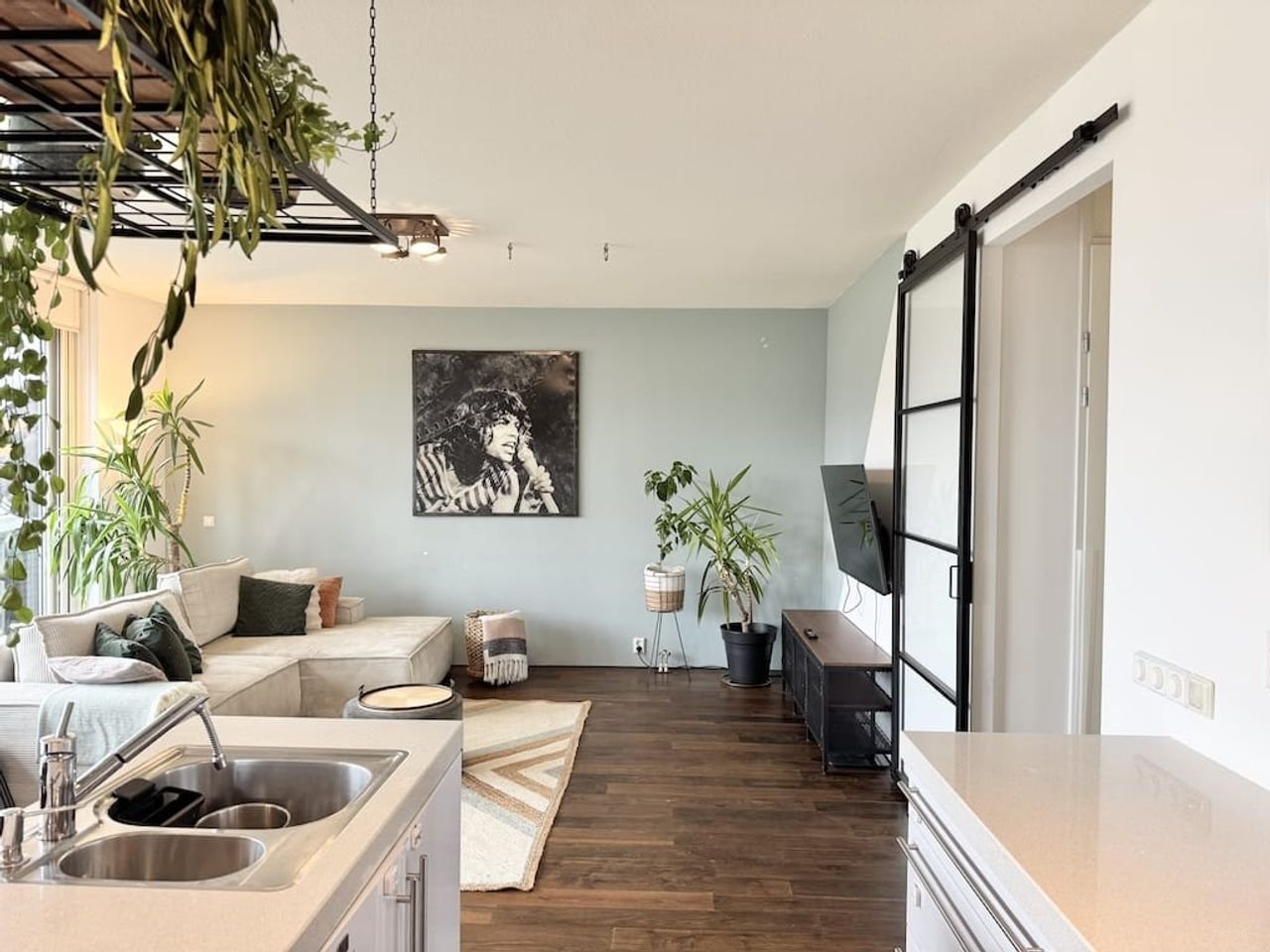 Licht 3-kamerappartement met balkon en parking - Afbeelding 7