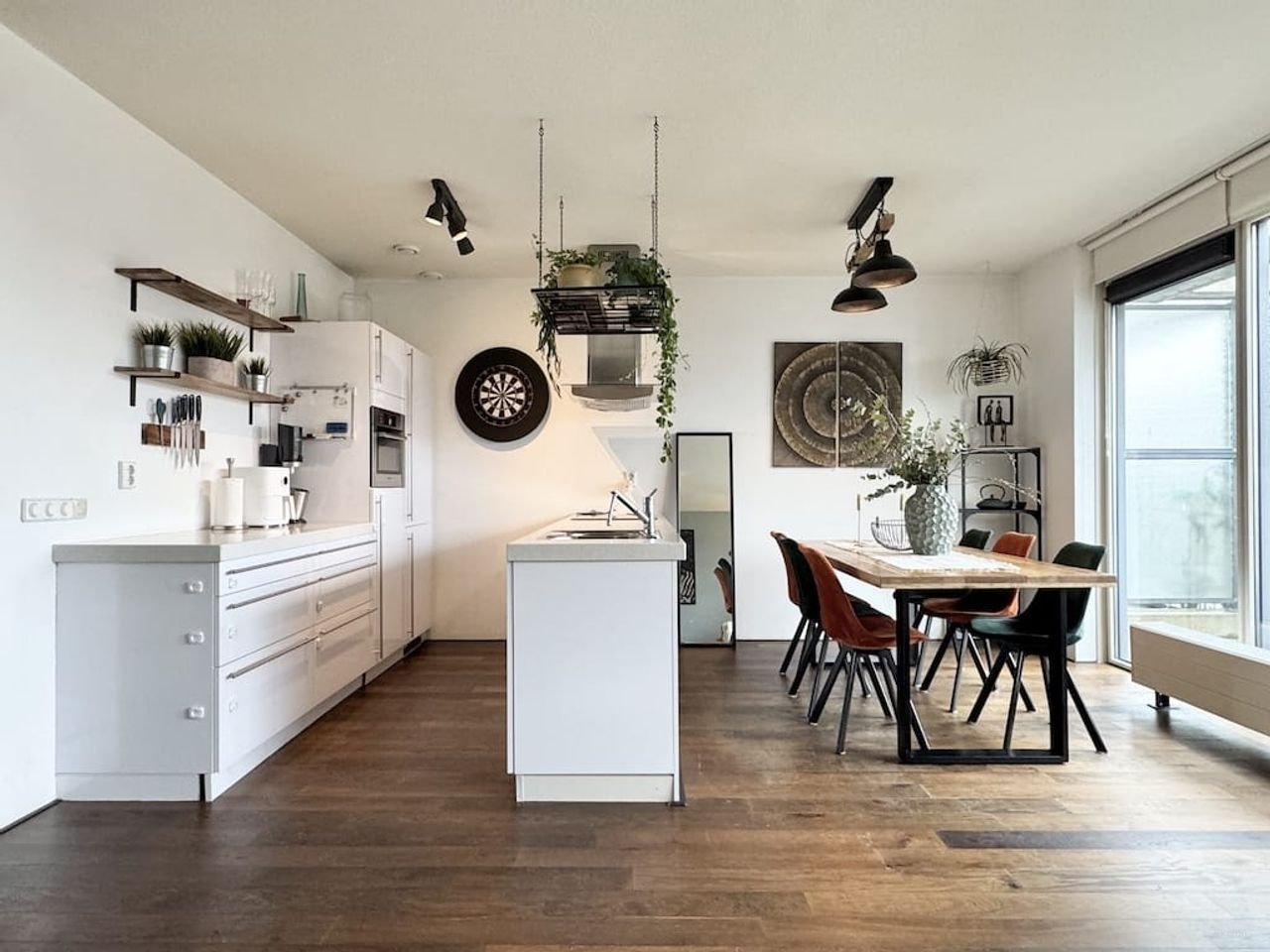 Licht 3-kamerappartement met balkon en parking - Afbeelding 3