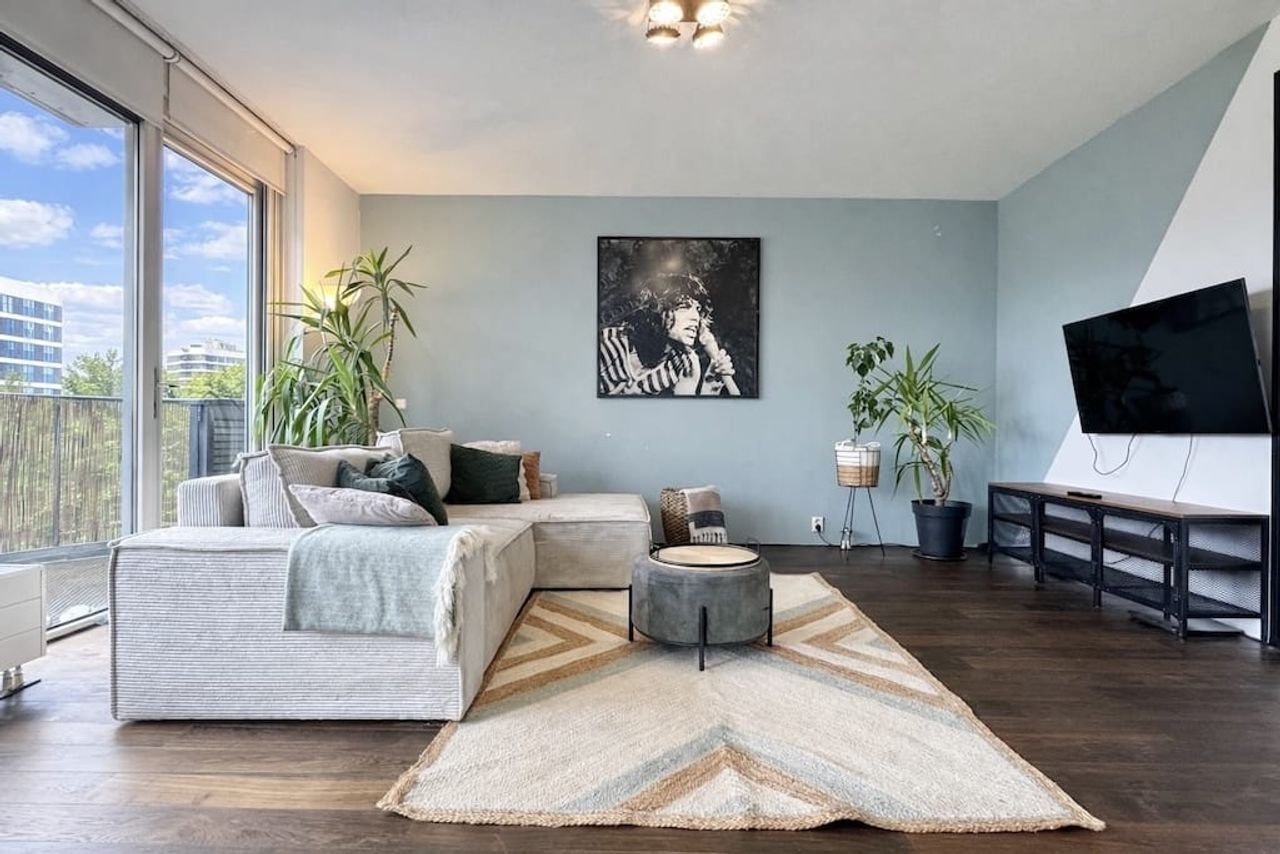 Licht 3-kamerappartement met balkon en parking - Afbeelding 1