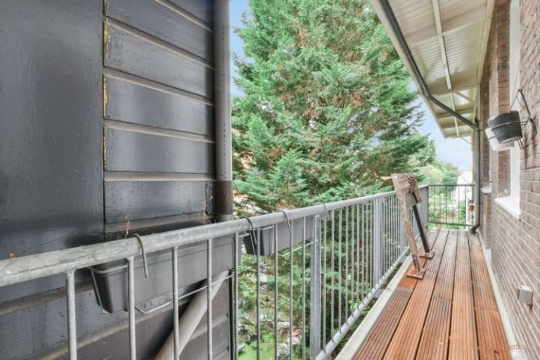 Gerenoveerd appartement met twee balkons - Afbeelding 14