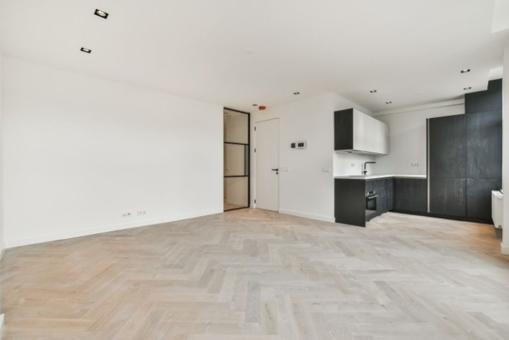 Gerenoveerd appartement met twee balkons - Afbeelding 3