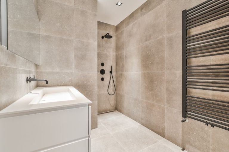 Gerenoveerd appartement met twee balkons - Afbeelding 17