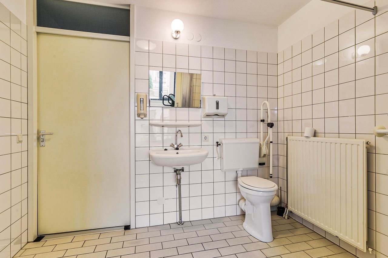 Comfortable 2-bedroom apartment (55+) - Image 13